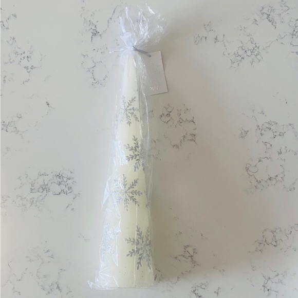 34th & Pine Christmas tree candle - Picture 4 of 7